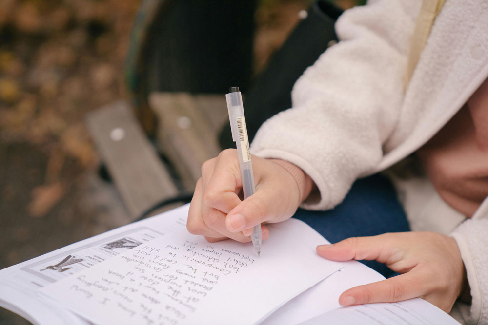 escritura creativa en el Retiro en Madrid